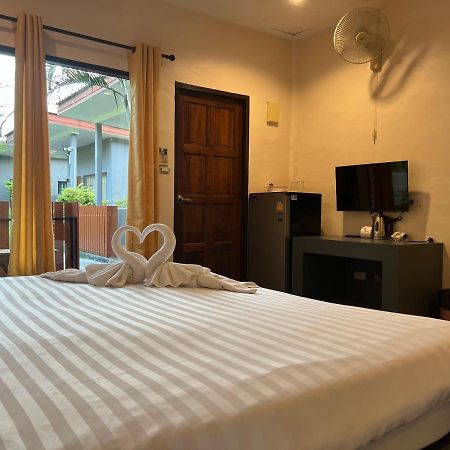 Vivi Hotel Resort Phuket Exterior foto