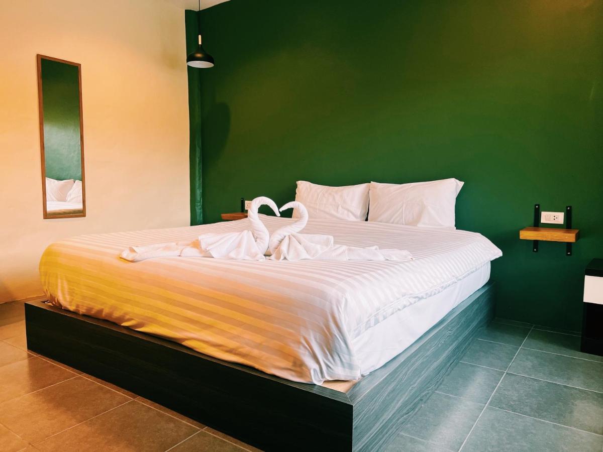 Vivi Hotel Resort Phuket Exterior foto
