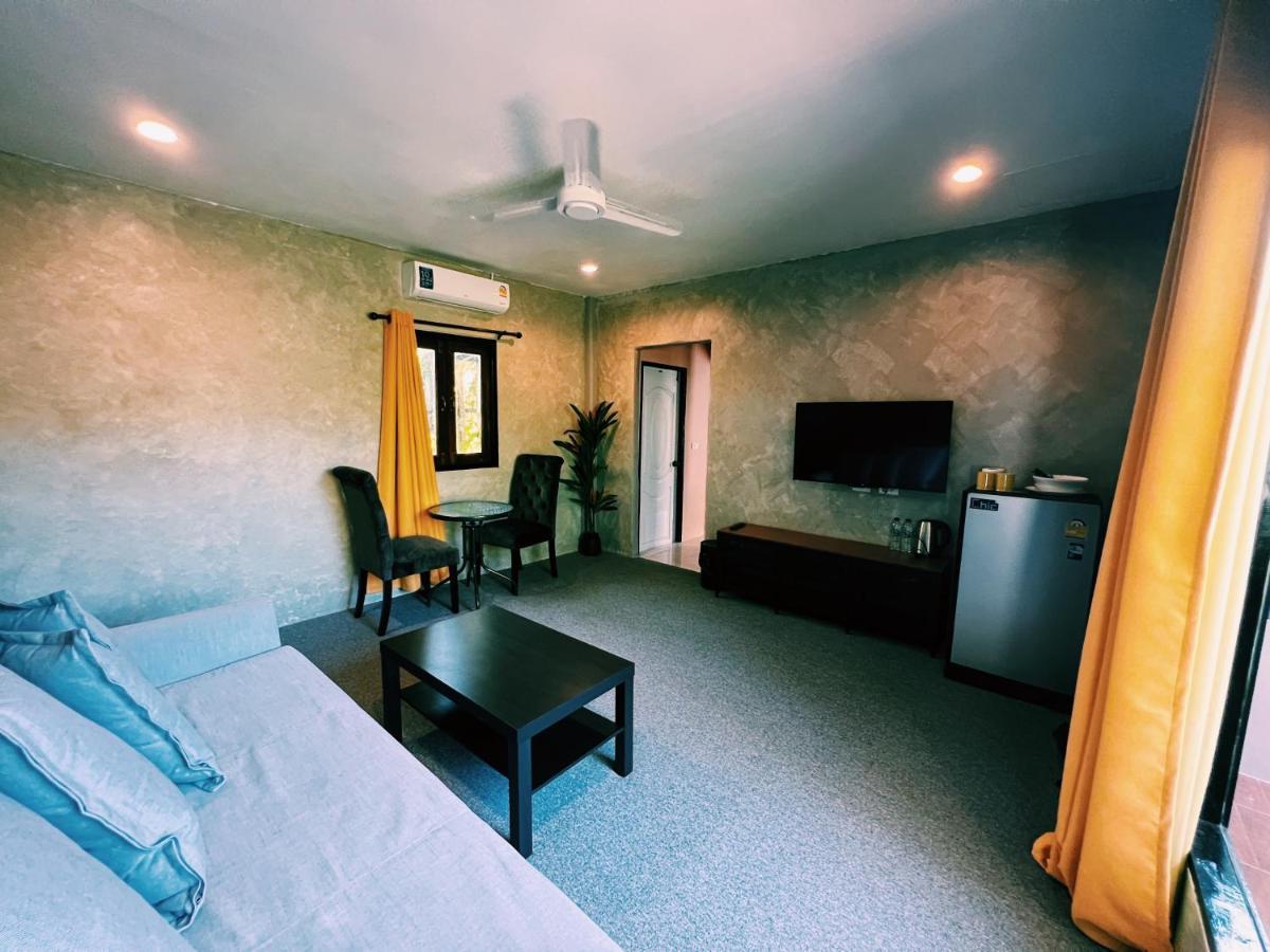 Vivi Hotel Resort Phuket Exterior foto