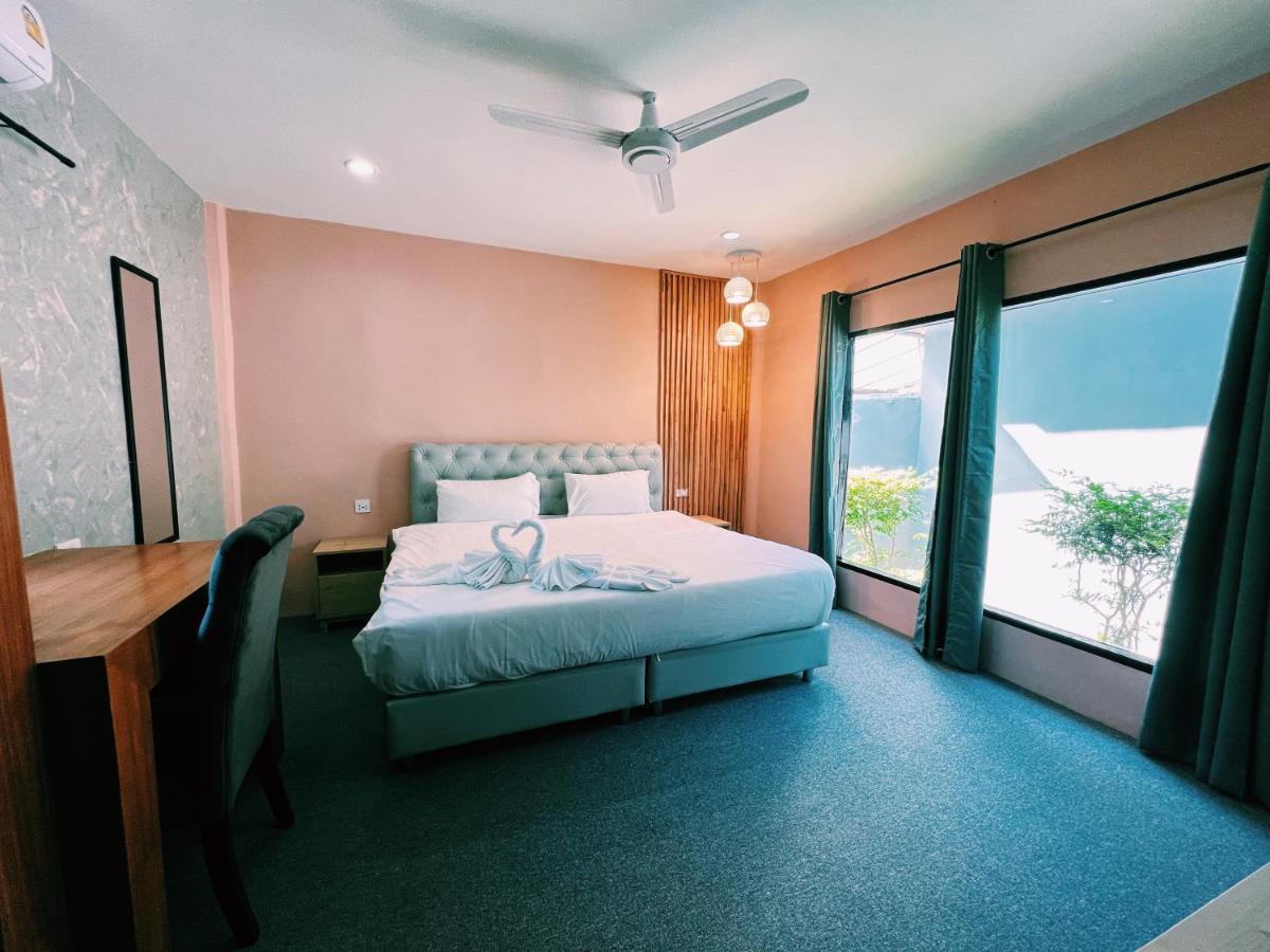 Vivi Hotel Resort Phuket Exterior foto